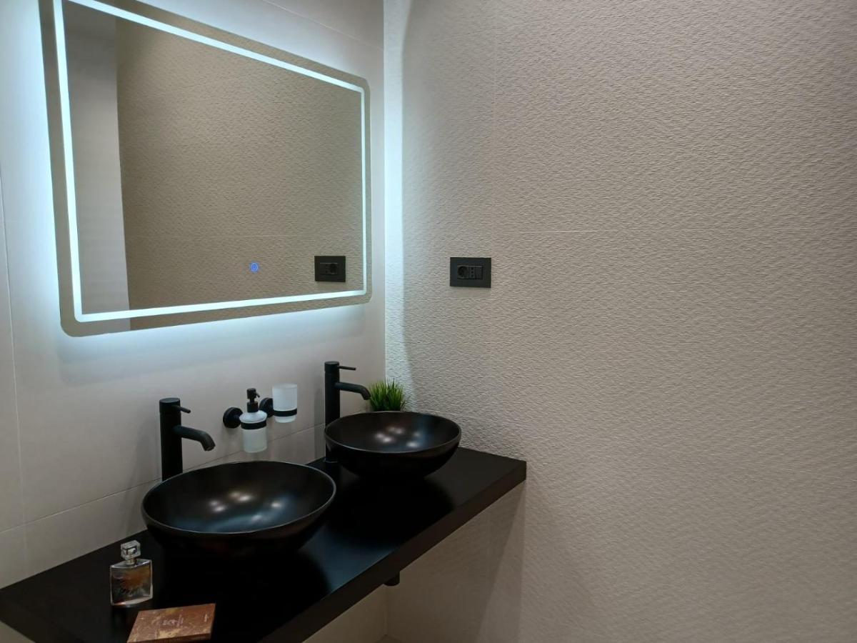 Aparthotel Villa V With Heated Pool Rijeka Luaran gambar