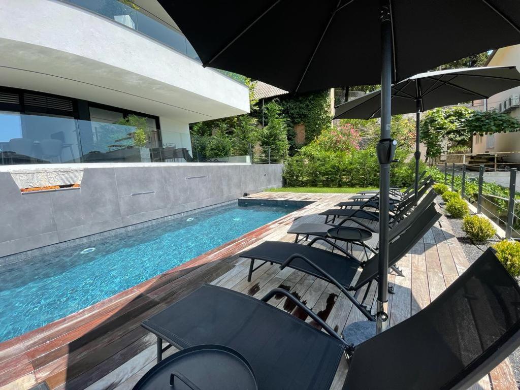Aparthotel Villa V With Heated Pool Rijeka Luaran gambar