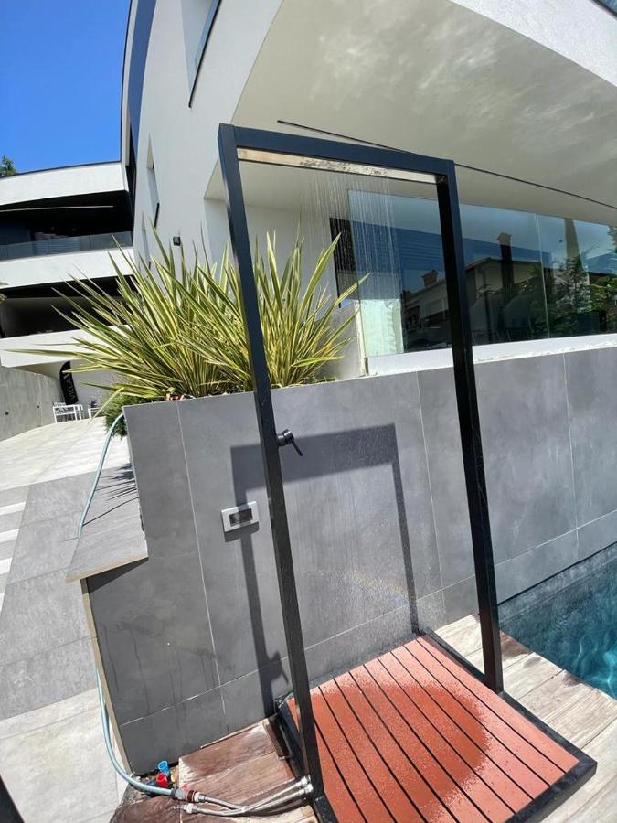 Aparthotel Villa V With Heated Pool Rijeka Luaran gambar